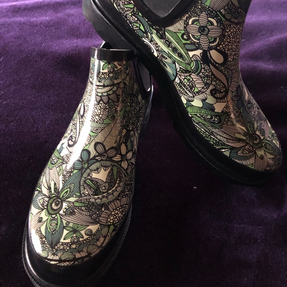 Rain boots